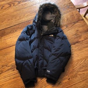 girl’s black north face jacket